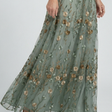 Selena™ | Vestido Maxi Halter Floral en Verde Salvia