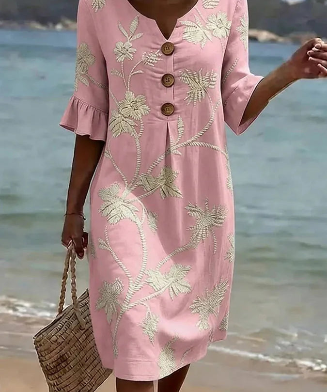 Vestido informal de mujer con estampado floral.
