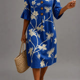 Vestido informal de mujer con estampado floral.
