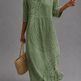 Vestido informal de mujer bordado.