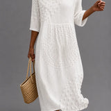 Vestido informal de mujer bordado.