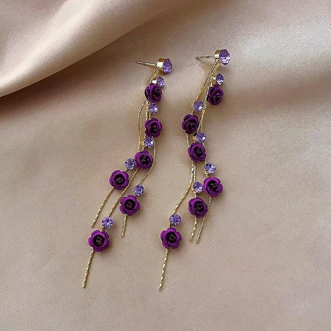 Elegantne naušnice s kaskadnom ružom