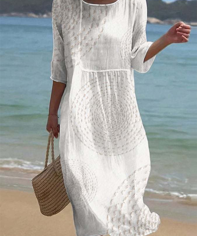 Vestido informal de mujer bordado.