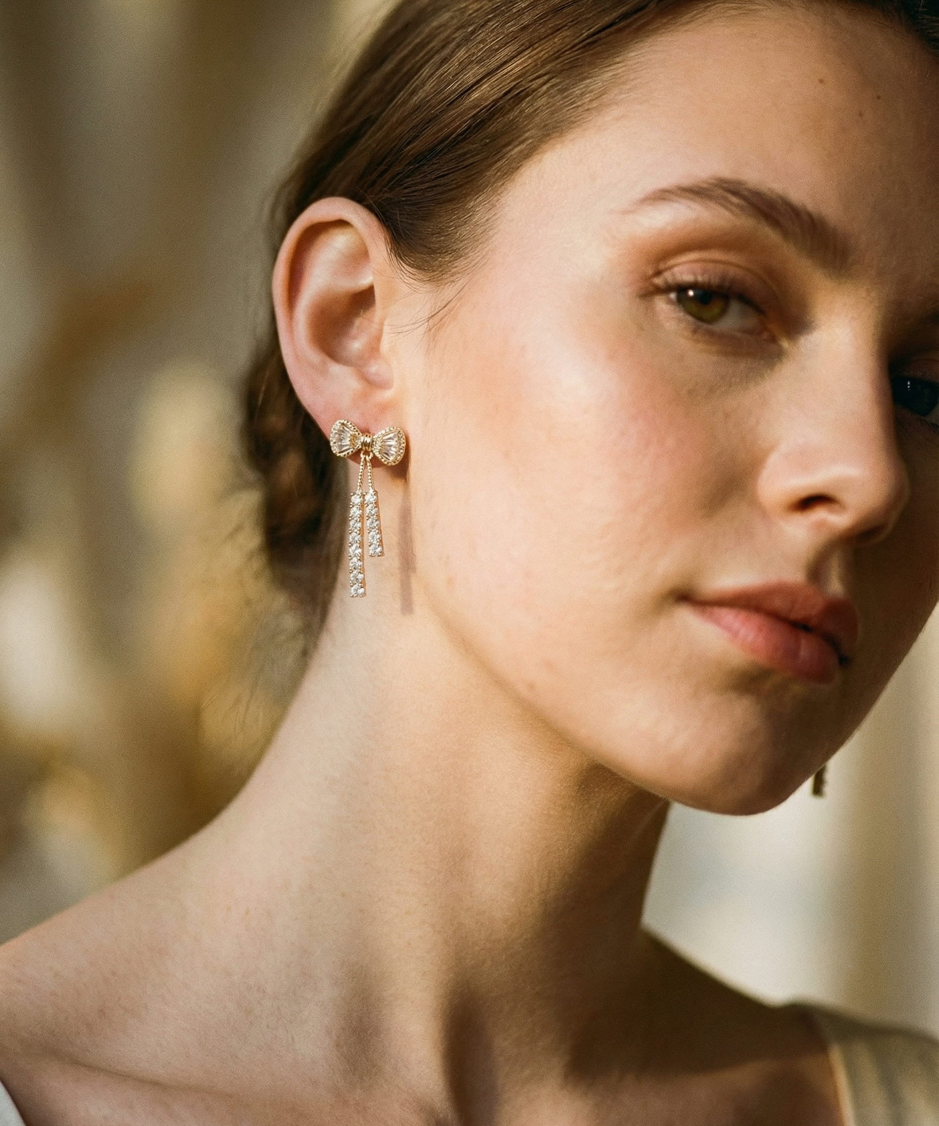 Bow with Zirconia in Gold