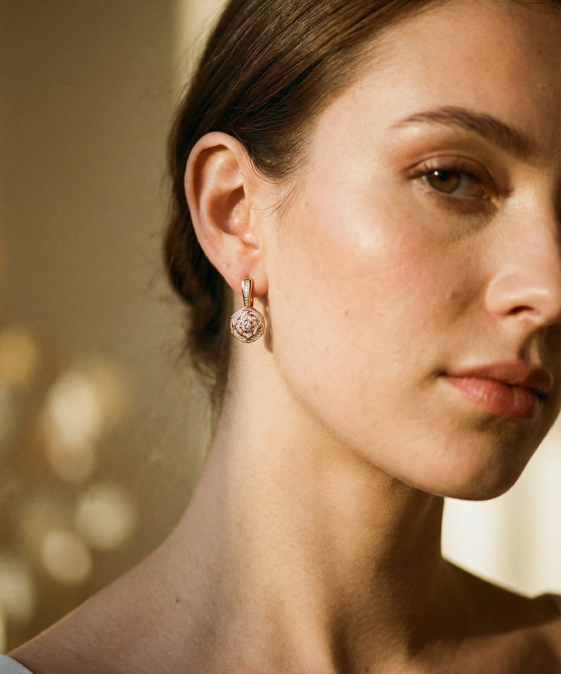 Elegant Round Cubic Zirconia and Gold Earrings
