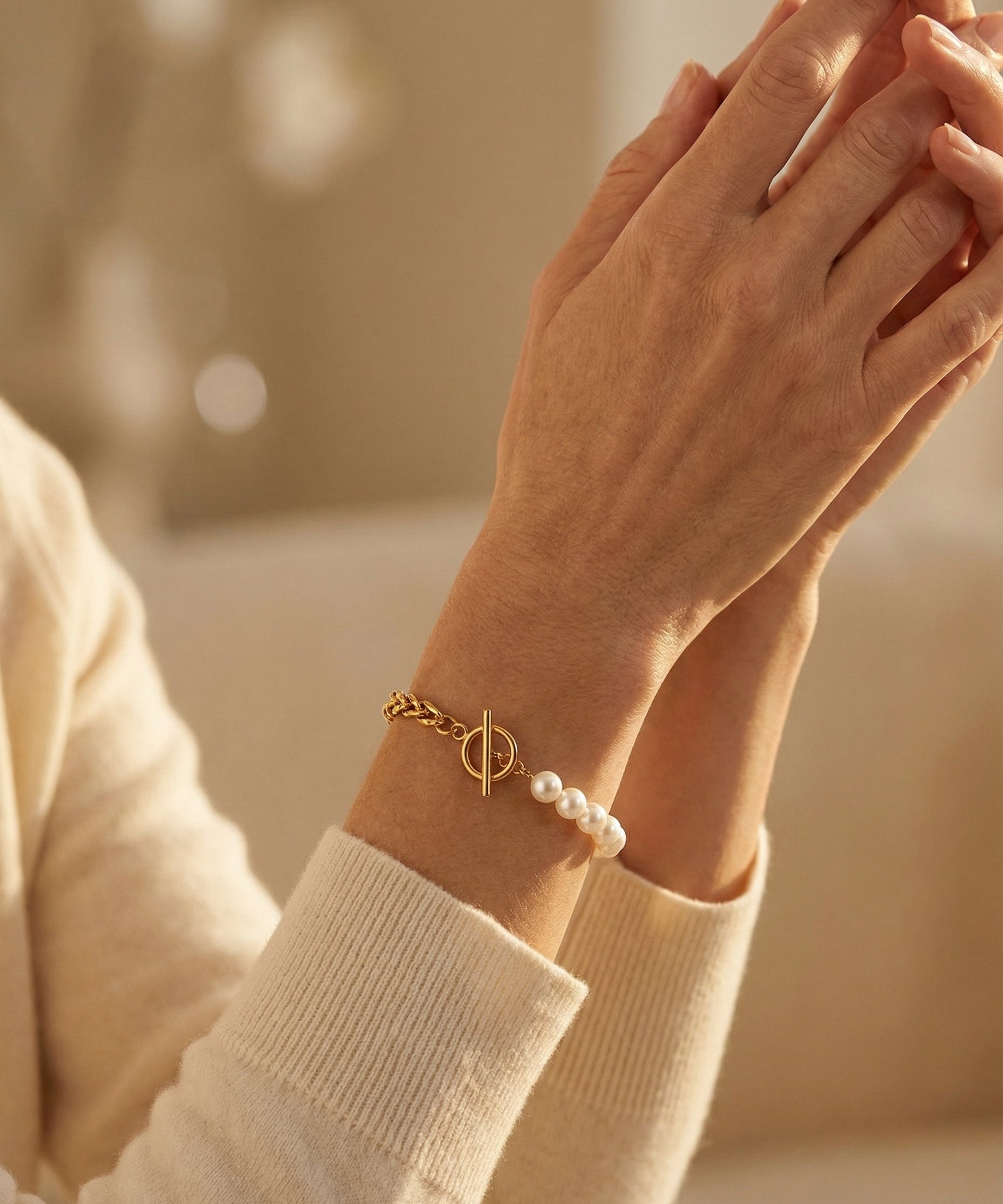 Elegant Gold and Pearl Bracelet
