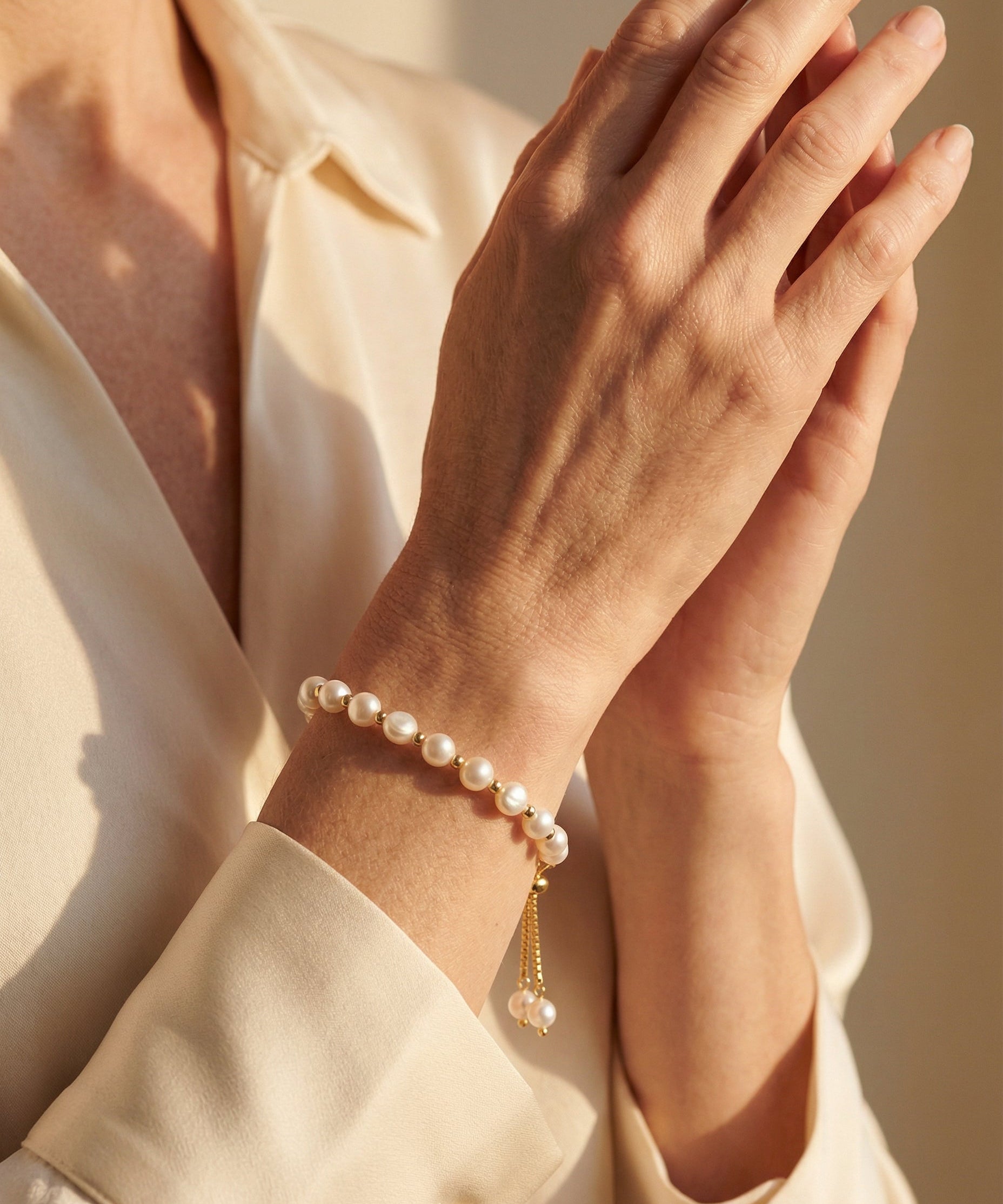 Vintage White Pearl and Gold Bracelet