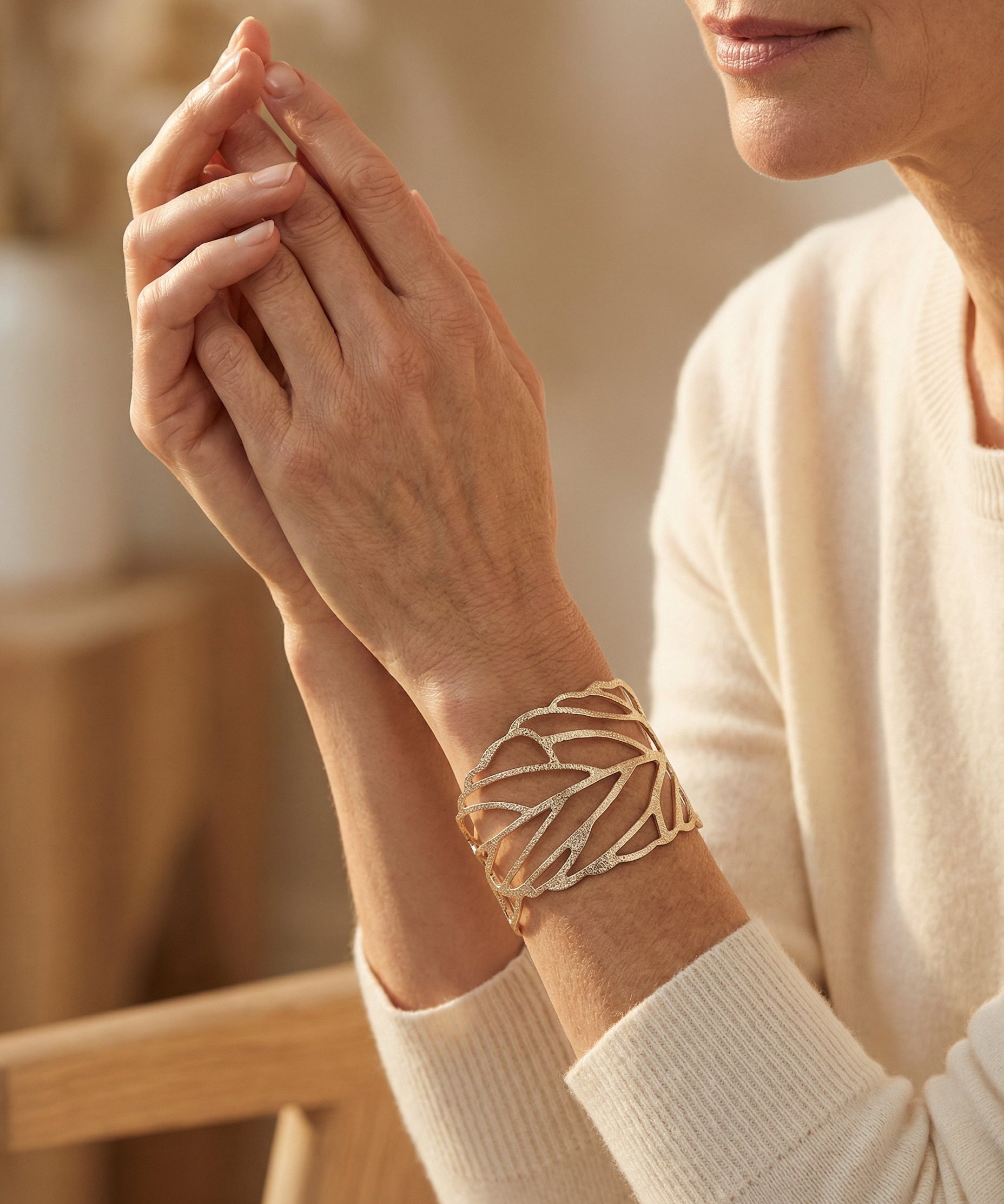 Vintage Leaf Design Bangle