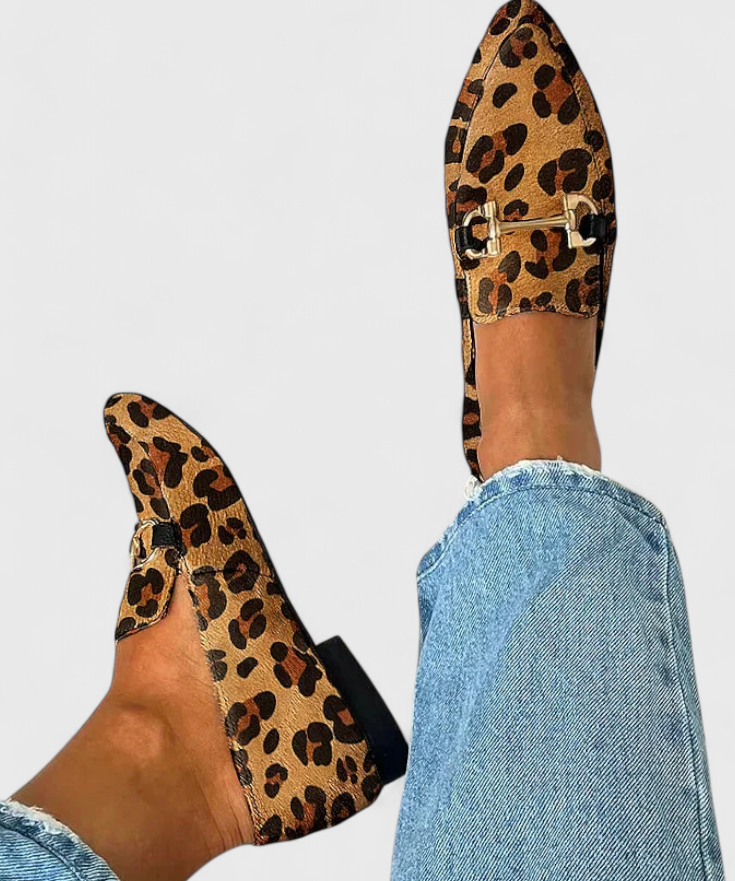 Lluvia Mocasines Elegantes con Patrón Grabado y Tacón Sutil